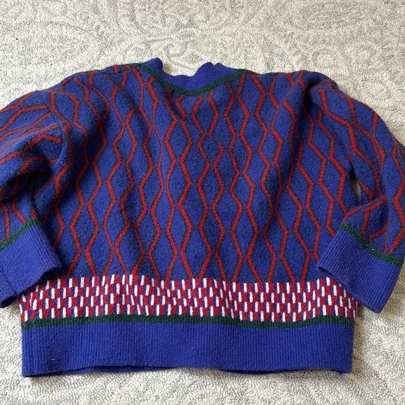 Woman's Geometric Pattern Cardigan Size Medium - Picture 5 of 5